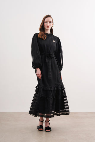 Broş Detaylı Şifon Elbise - Siyah
