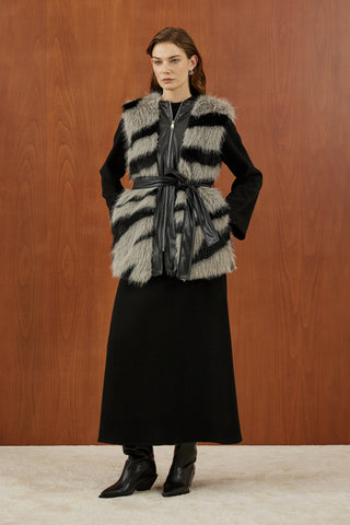 Gri Siyah Zebra Desenli Fermuarlı Kürk Yelek