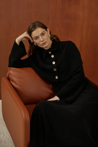 Siyah Pelerinli Triko Elbise