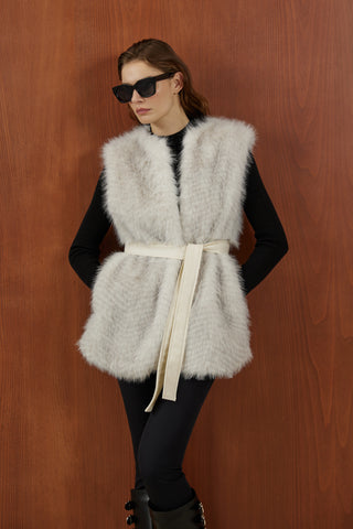 Beyaz Gri Balık Sırtı Desenli Deri Kemer Detaylı Kürk