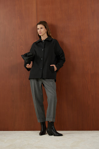 Siyah Konsatras Astarlı Kısa Trenç Mont