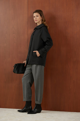 Siyah Konsatras Astarlı Kısa Trenç Mont