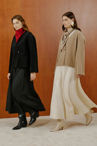 Siyah Köpük Kaşe Dikişsiz Ceket