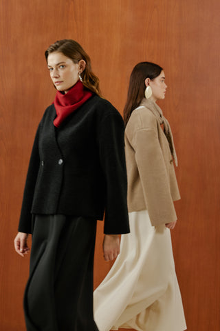 Siyah Köpük Kaşe Dikişsiz Ceket