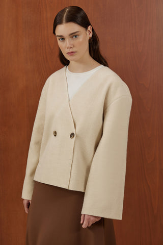 Bej Köpük Kaşe Dikişsiz Ceket