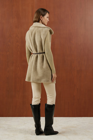 Bej Kemer Detaylı Yakalı Kürk Yelek