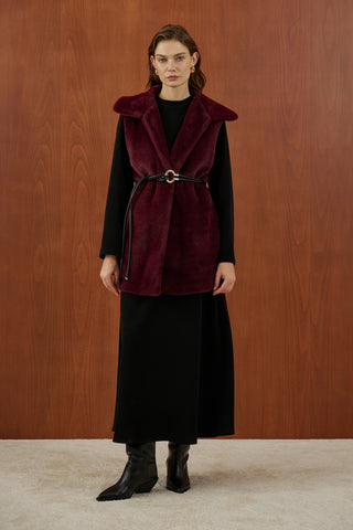 Bordo Kemer Detaylı Yakalı Kürk Yelek