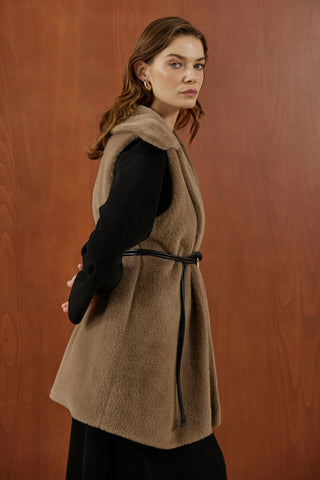 Vizon Kemer Detaylı Yakalı Kürk Yelek