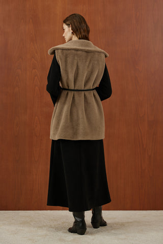 Vizon Kemer Detaylı Yakalı Kürk Yelek