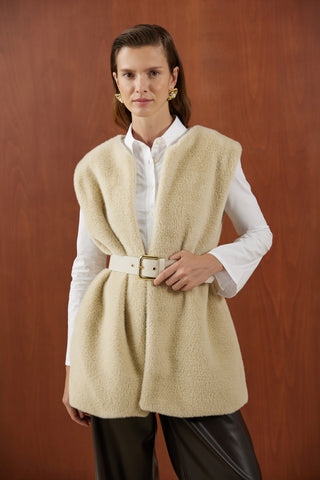 Taş Rengi Kemer Detaylı Kürk Yelek