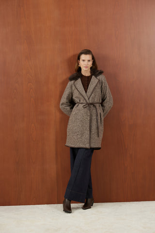 Kahverengi Yakası Kürklü Biyeli İnce Kaşe Mont