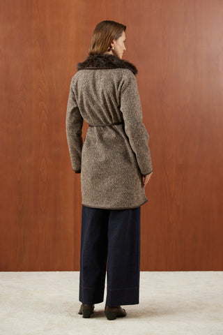 Kahverengi Yakası Kürklü Biyeli İnce Kaşe Mont