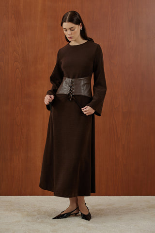 Kahverengi Deri Korsajlı Triko Elbise