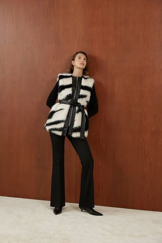 Beyaz Siyah Zebra Desenli Fermuarlı Kürk Yelek