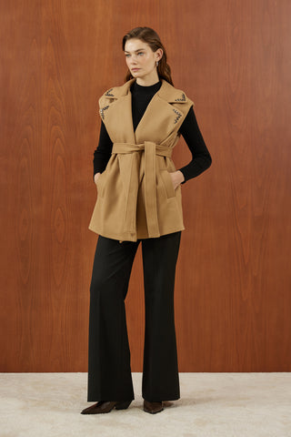 Camel Yakası Taşlı Kaşe Yelek