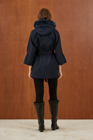 Lacivert Kapişonu Kürklü Trenç Mont