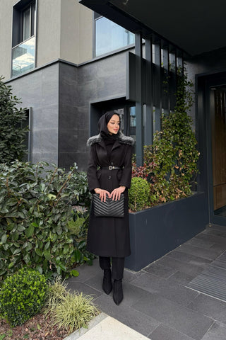 Siyah Kürk Yakalı Kaşe Kaban