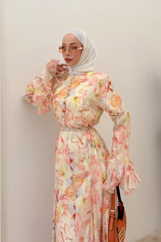 Pastel Çiçek Desenli Volan Kollu Kemerli Elbise Pudra