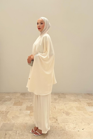 Yarasa Kollu Taş Detaylı Tunik Pantolon Takım Krem