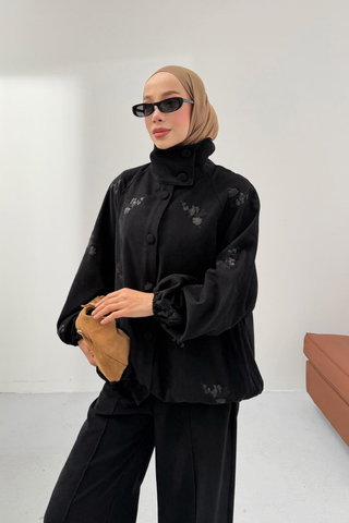 Dik Yakalı Kaplama Düğmeli Nakışlı Pantolonlu İkili Takım Siyah
