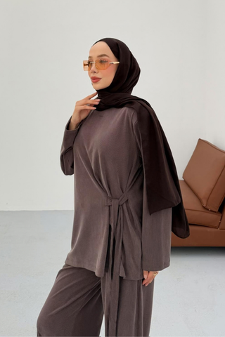 Önü Parçalı Beli Bağlama Detaylı Pantolonlu İkili Takım Kahverengi
