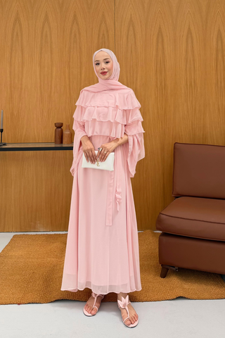 Robadan Fırfır Detaylı Biye Kemerli Şifon Elbise Pembe