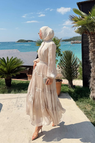 Taş Güpür Detaylı Organze Şifon Elbise Bej
