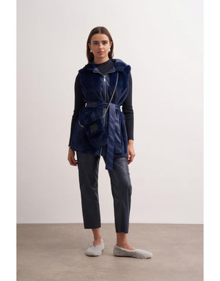 Lacivert Kapüşonlu, Deri Detaylı, Çantalı Peluş Kışlık Yelek - Fushya Online