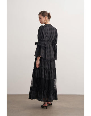 Dantel Detaylı Fırfırlı Elbise - Siyah