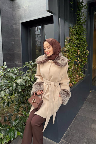 Kürk Detaylı Kaşe Kaban