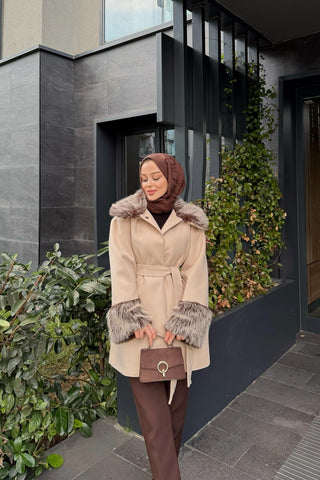 Kürk Detaylı Kaşe Kaban