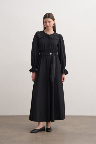 Bebe Yaka Kuşaklı Elbise - Siyah