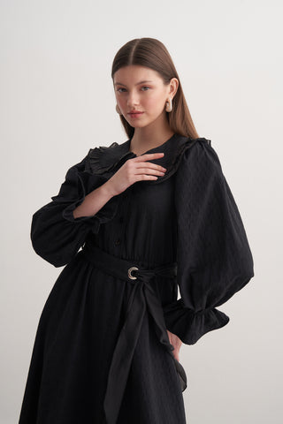 Bebe Yaka Kuşaklı Elbise - Siyah