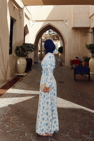 Kolları Volan Detaylı Gül Desen Elbise Saks Mavi