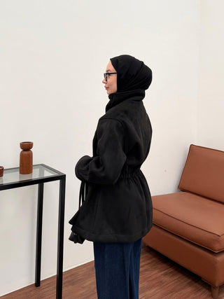 Kaplama Düğmeli Dik Yakalı Kuşaklı Mont Siyah