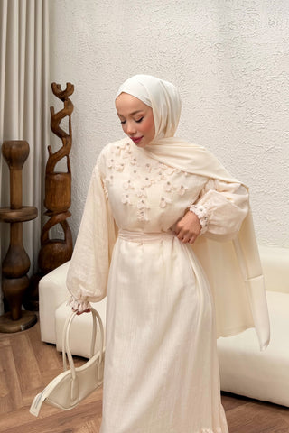 Ağaç Kabuğu İnce tensel Yakası Çiçek Detaylı Elbise Krem