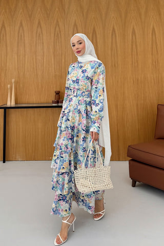 Eteği Katlı Volanlı Çiçekli Elbise Mavi