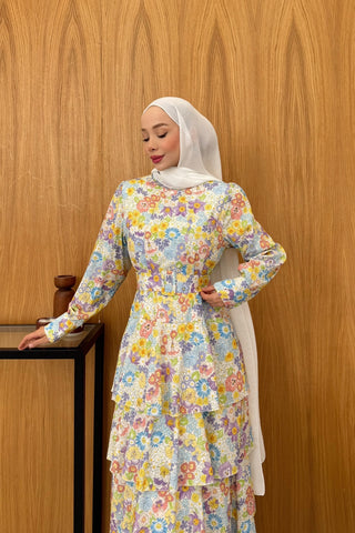 Eteği Katlı Volanlı Çiçekli Elbise Pembe