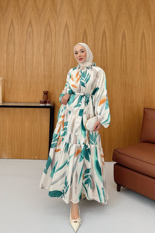 Yakası Çiçek Detaylı Desenli Saten Elbise Yeşil