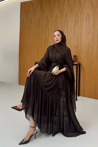 Yakası Çiçek Detaylı Reglan Kollu Şifon Elbise Kahverengi