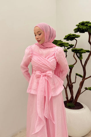 Omuzdan Bağcık Detaylı Etekli İkili Takım Pembe