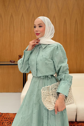 Çiçek Nakış Detaylı Gömlek Yaka Kuşaklı Elbise Mint