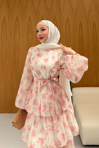 Eteği Kat Volanlı Bahar Desenli Elbise Pembe