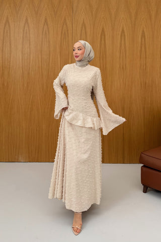 Simli Şifon Volan Detaylı Elbise Bej