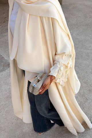Kolu Lazer Detaylı Abaya Krem