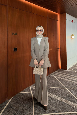 Birit Detaylı Ceket Pantolon Takım Vizon