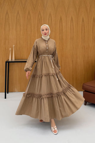 Bel Büzgülü Püskül Detaylı Elbise Camel