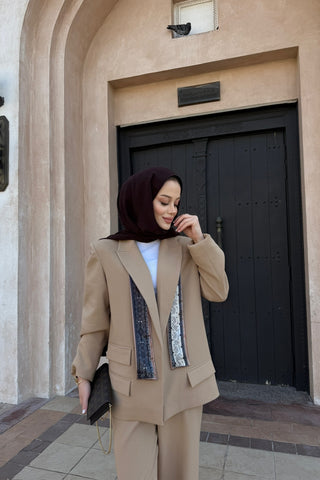 Fular Detaylı Ceket Pantolon Takım Vizon