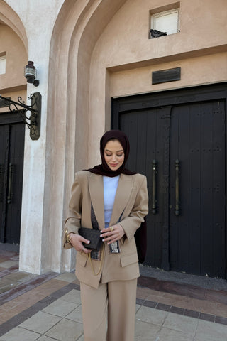 Fular Detaylı Ceket Pantolon Takım Vizon