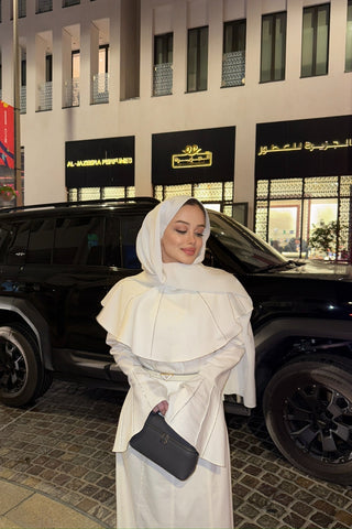 Ekru Pelerin Detaylı Taşlı Gabardin Elbise